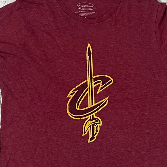 Cleveland Cavaliers NBA Basketball Sports Long Sleeve Retro Tshirt - Picture 2 of 4